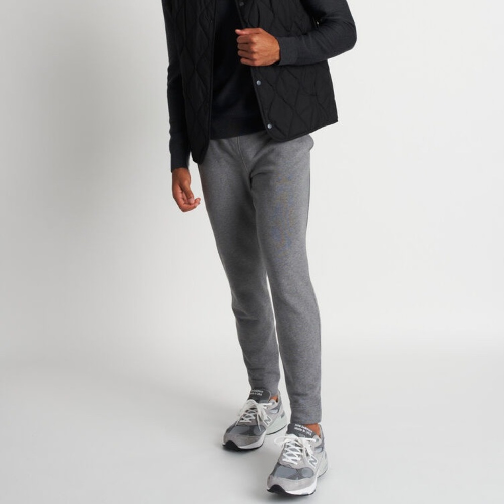 Kit & Ace cashmere blend jogger pants. 🩶